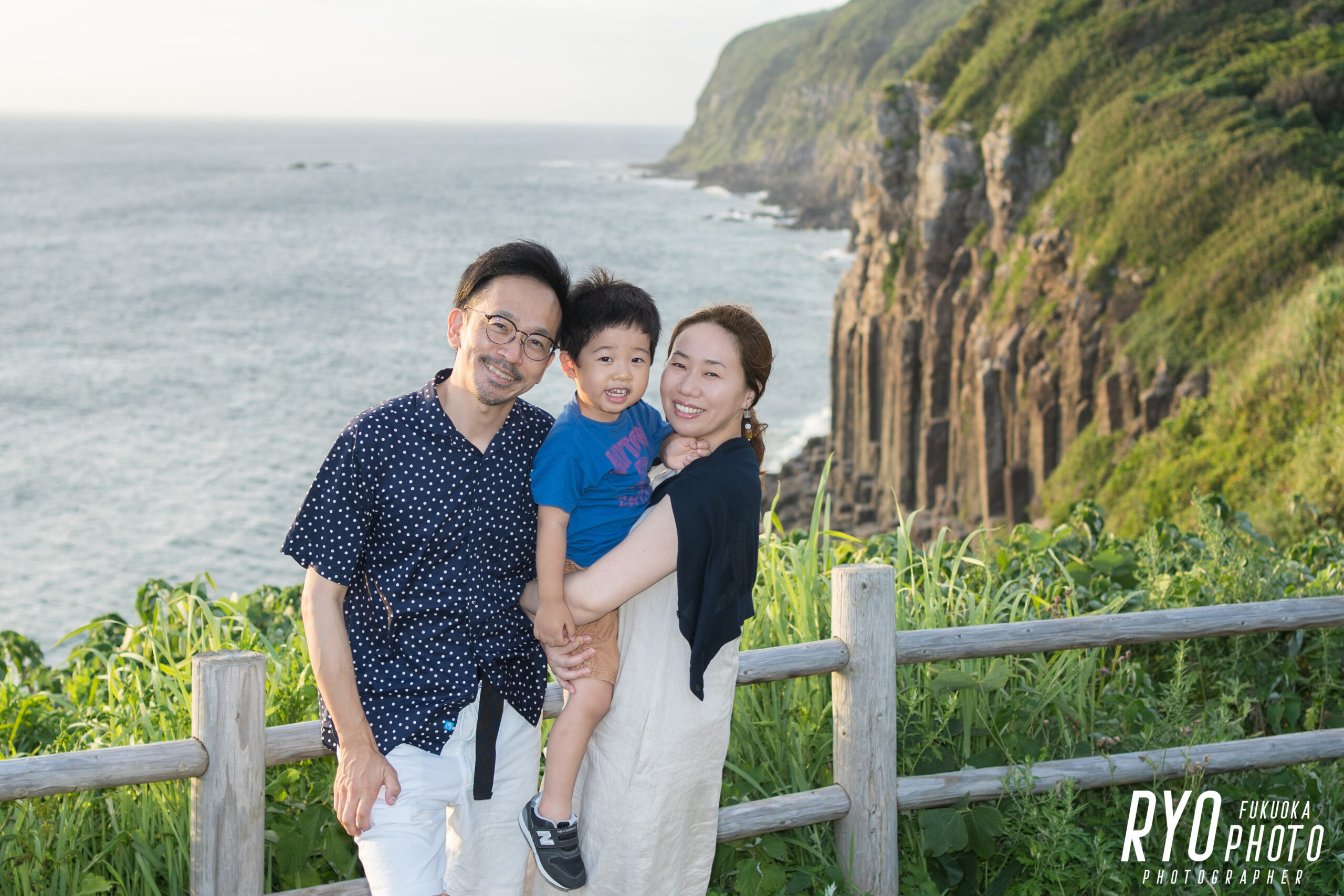 平戸市の塩俵断崖で撮影した家族写真の写真